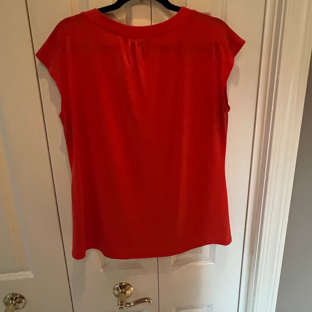 💞 Worthington Large Coral Red V Neck Cap Sleeve Blouse Career Top - Picture 4 of 6